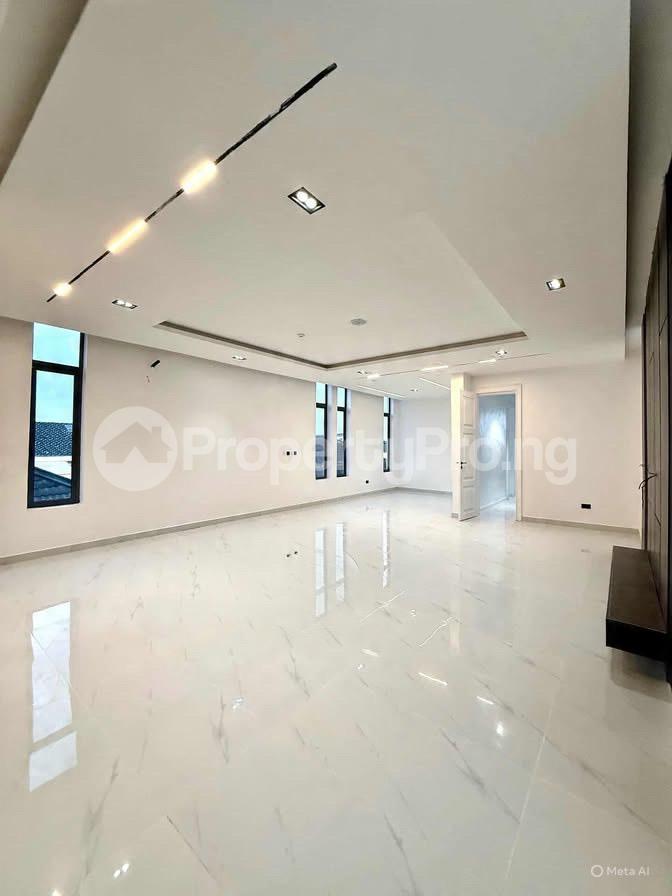 5 bedroom House for sale chevron Lekki Lagos