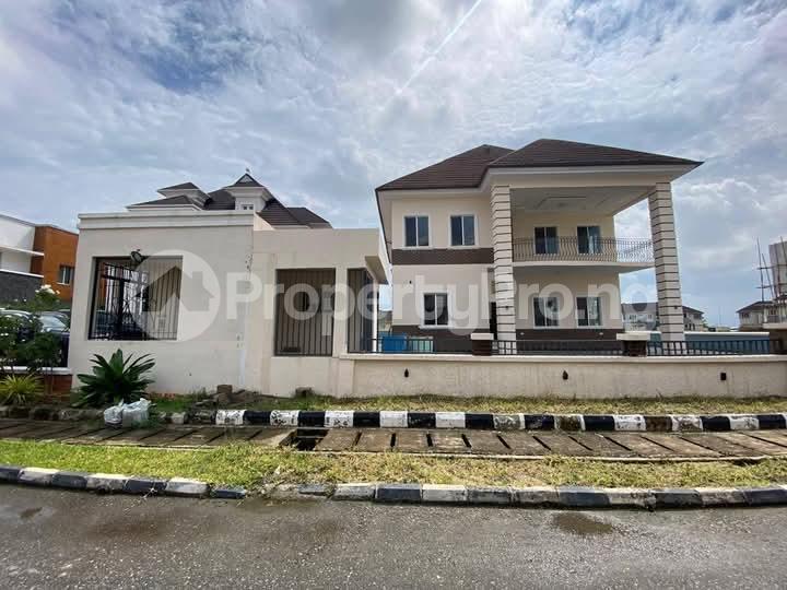 5 bedroom House for sale Pinnock Beach Estate Lekki Phase 2 Lekki Lagos