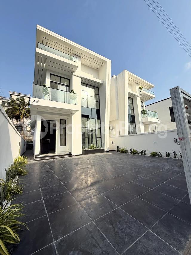 5 bedroom House for sale Chevron Lekki Lagos