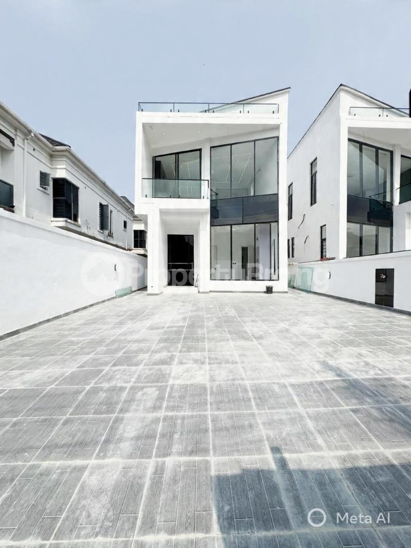 5 bedroom House for sale 2nd Toll Gate Lekki Lagos