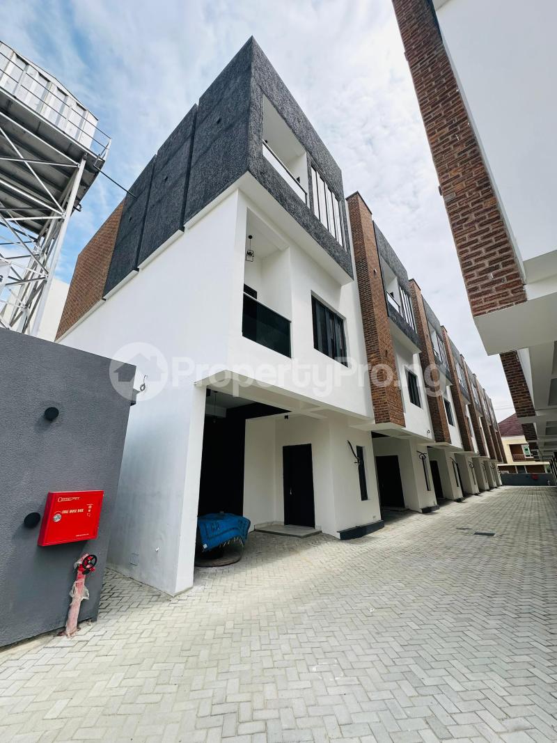 4 bedroom House for sale Ologolo Lekki Lagos