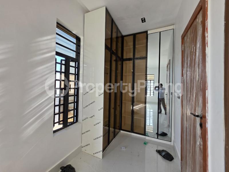 5 bedroom House for sale Thomas estate Ajah Lagos