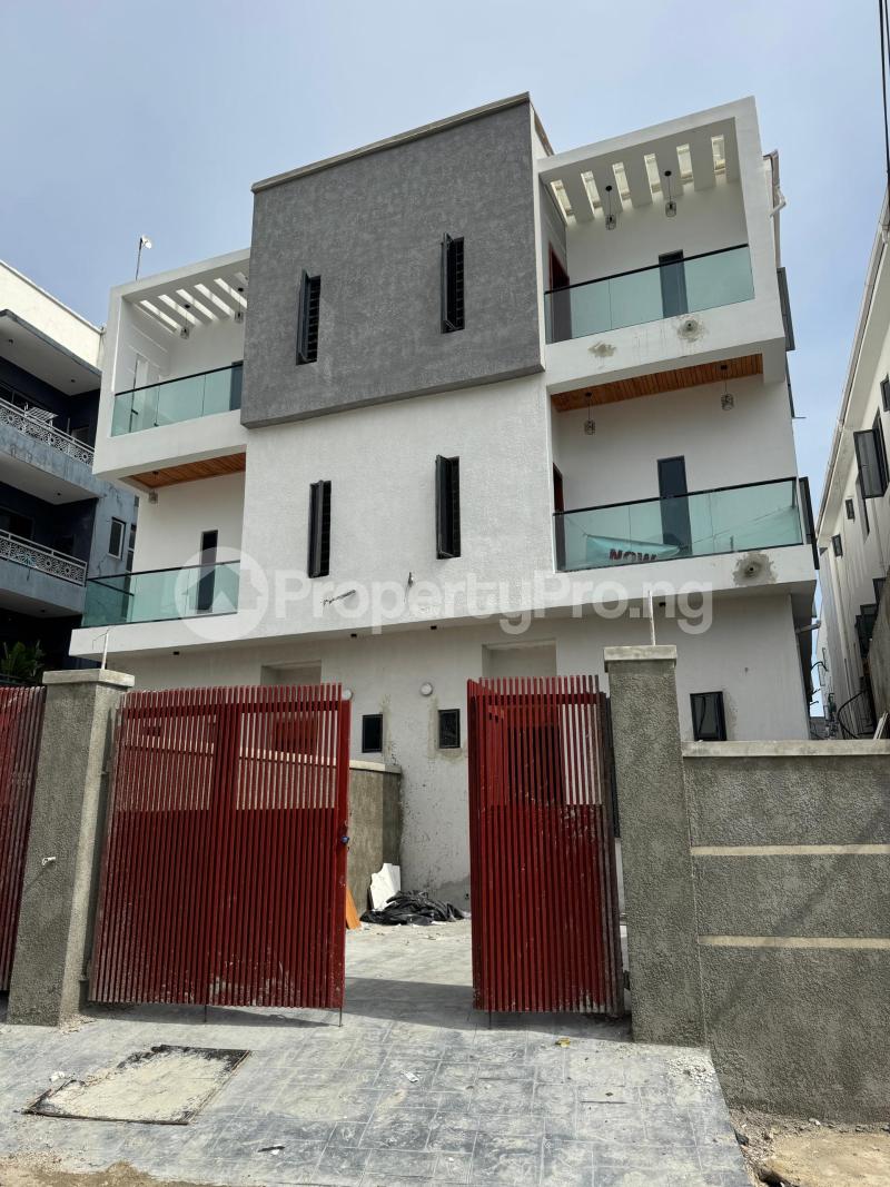 4 bedroom House for sale Ologolo Lekki Lagos