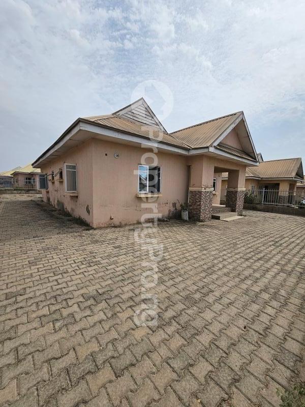 3 bedroom House for rent Von Garden Estate, Lugbe Abuja