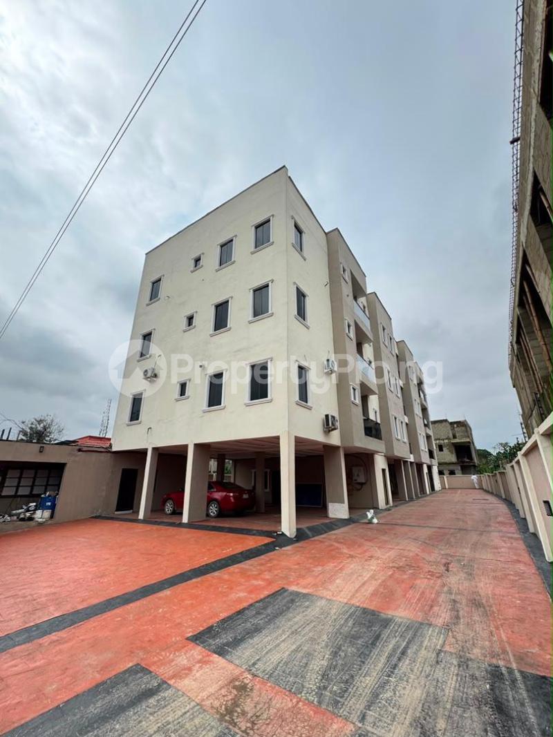 2 bedroom House for sale Yaba Lagos