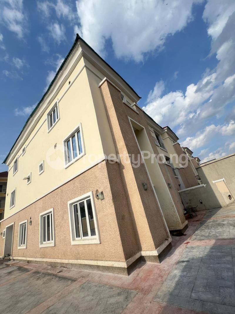 5 bedroom House for rent Mini Estate In Guzape Guzape Abuja