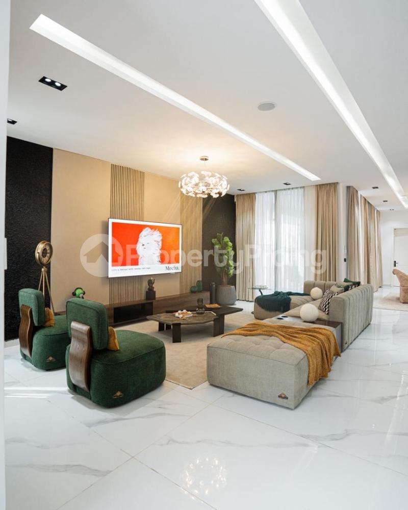 5 bedroom House for shortlet Admiralty Road Lekki Lagos