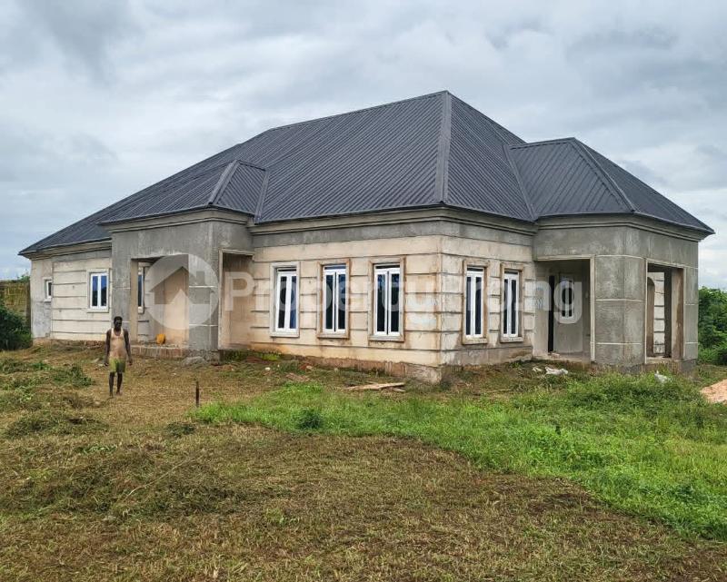 House for sale Oke Oroma/obagie Community Off Airport Road Benin City* Central Edo