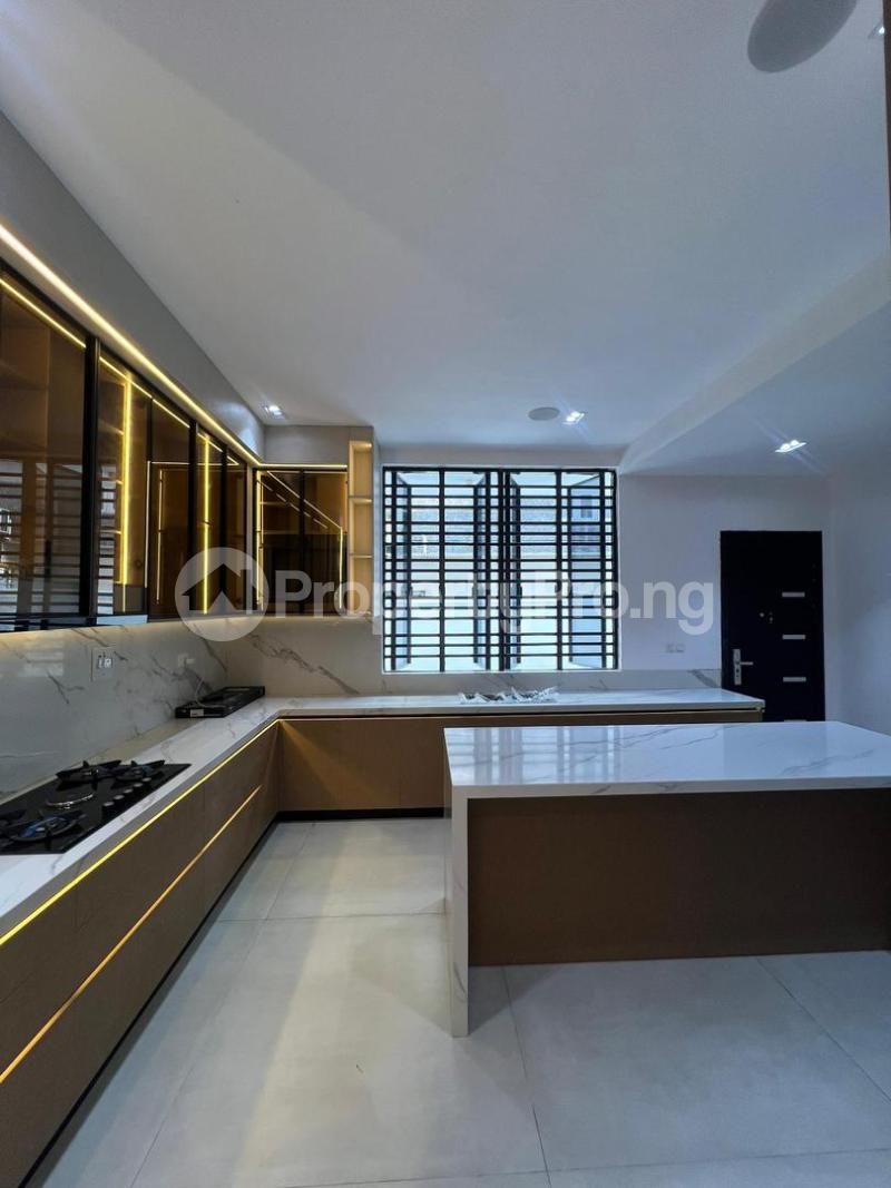 5 bedroom House for sale Lekki Lagos