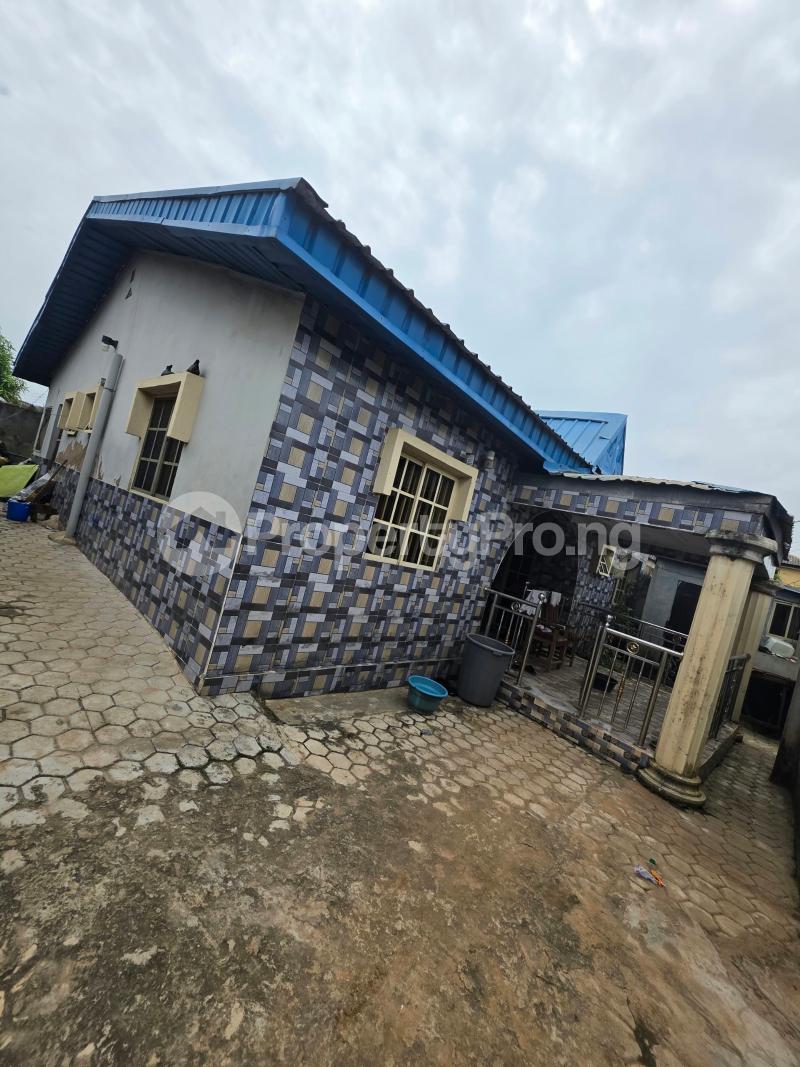 3 bedroom House for sale Off Command Road Ipaja road Ipaja Lagos - 0
