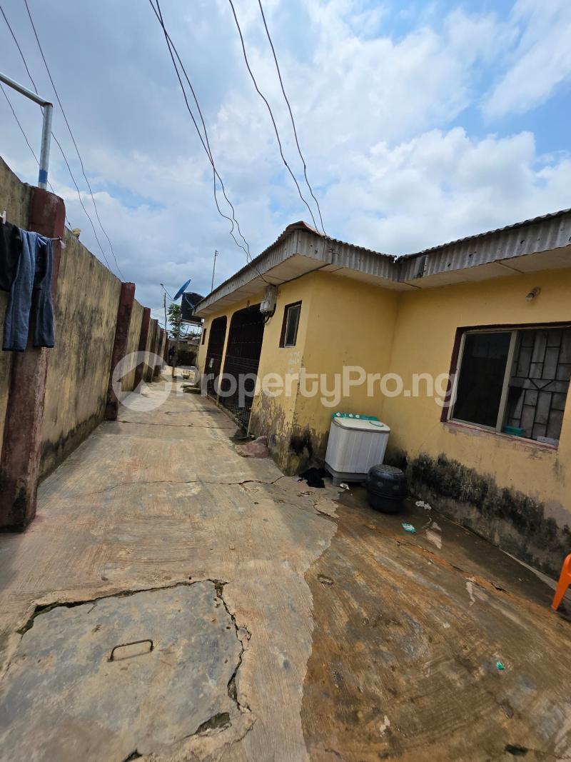 6 bedroom House for sale Isefun Ayobo Ipaja Lagos