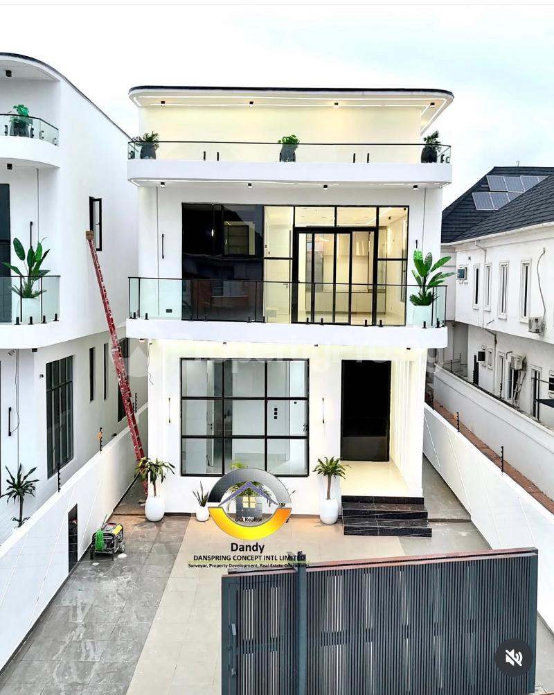 5 bedroom House for sale chevron Lekki Lagos