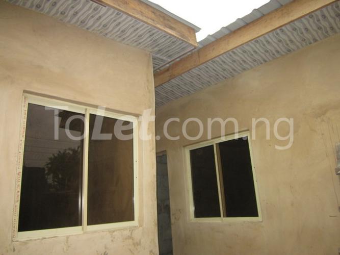 1 bedroom Flat / Apartment for rent Olawole Street, Off Oshinfolarin Street Yaba Yaba Lagos - 0