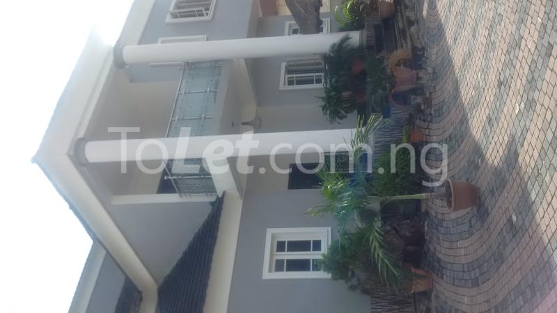 7 bedroom House for rent Sunday Gbajobi Millenuim/UPS Gbagada Lagos