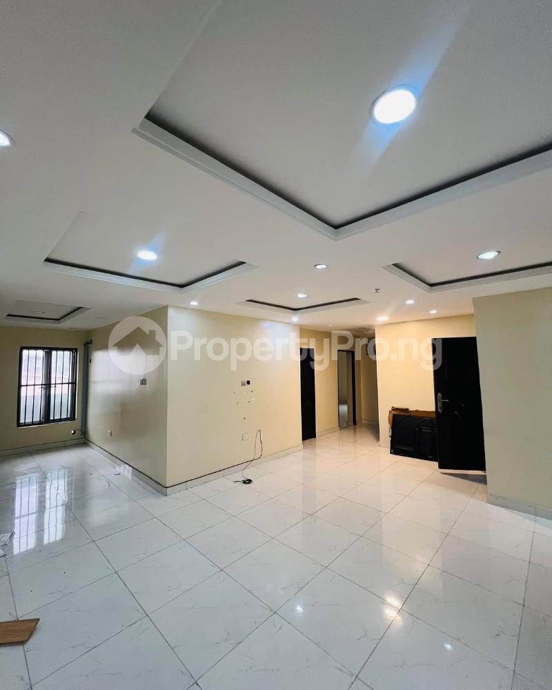 3 bedroom Flat / Apartment for rent The Property Located Within A Good Neighborhood Ikate Lekki Lagos