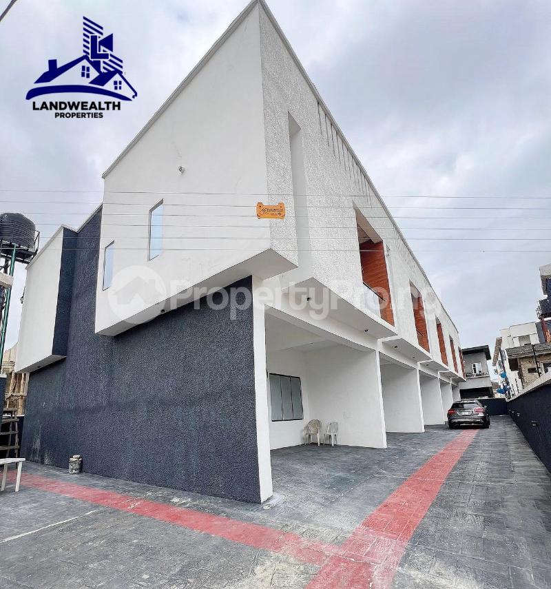 4 bedroom House for sale 2nd Tollgate Along Lekki Expressway Lekki Lagos