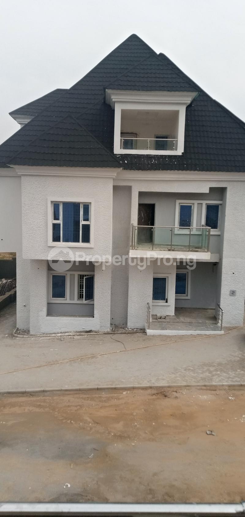 5 bedroom House for sale Close To Nnpc Guzape Abuja