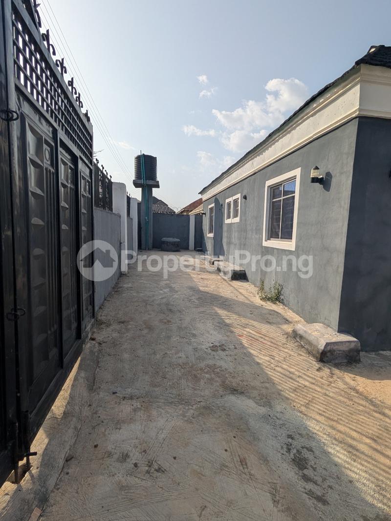 3 bedroom House for sale Ifesowapo Estate, Opposite Wisdom Estate Akobo Ibadan Oyo
