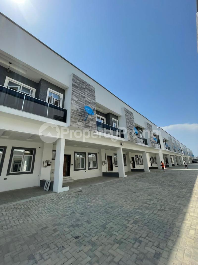 3 bedroom House for sale Second Toll Gate chevron Lekki Lagos