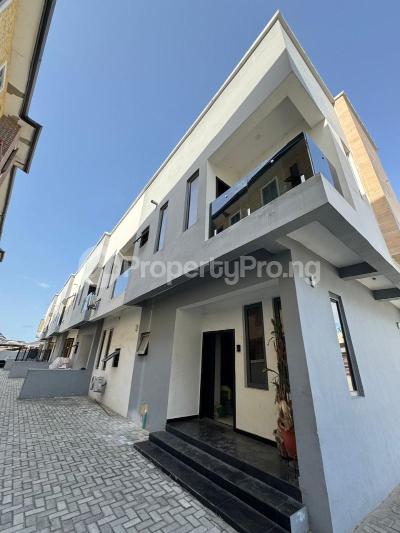 4 bedroom House for rent Ocean Breeze Estate Ologolo Lekki Lagos