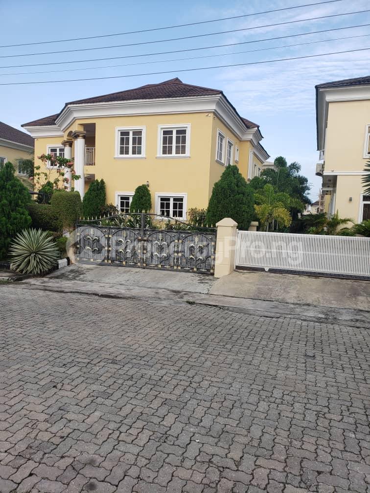 5 Bedroom House in chevron Lekki Lagos House for sale in lekki