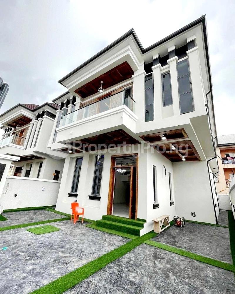 5 bedroom House for sale Off Chevron Tollgate. Lagos Island Lagos