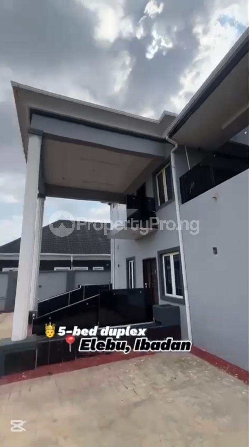 5 bedroom House for sale Idi Ahun After Elebu Market Akala Express Ibadan Oyo