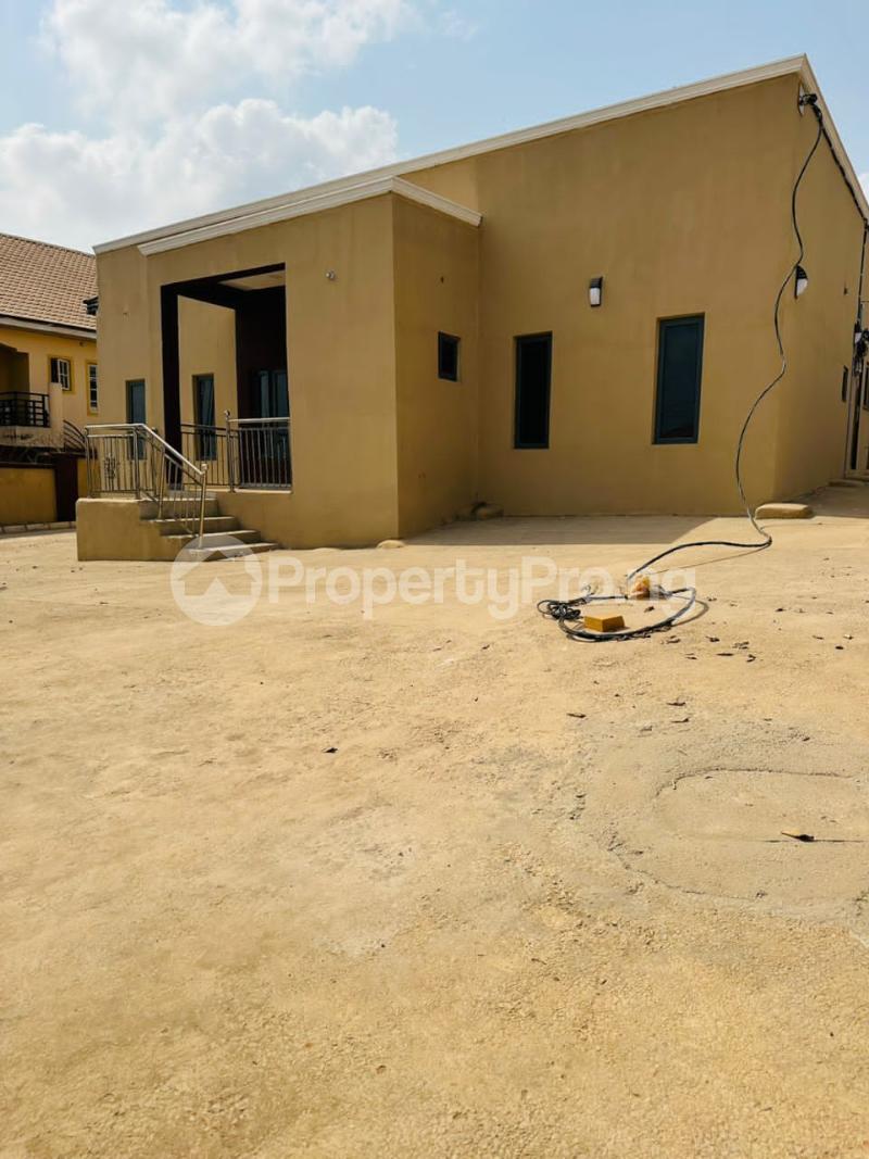 5 bedroom House for sale Ifesowapo Estate, Aiyegoro Akobo Ibadan Oyo