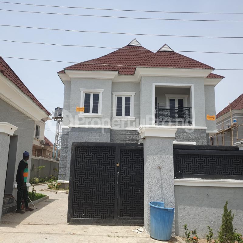 4 bedroom House for sale Von Road Lugbe, Airport Road Abuja. Lugbe Abuja
