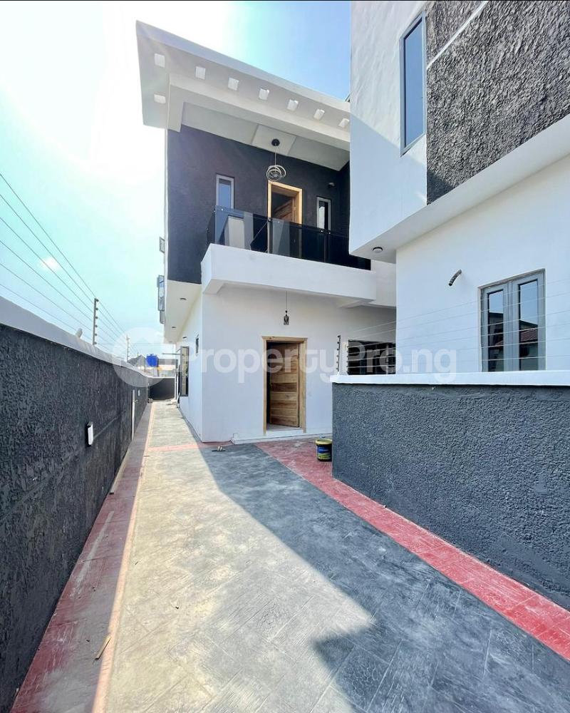 4 bedroom House for sale Abraham adesanya estate Ajah Lagos