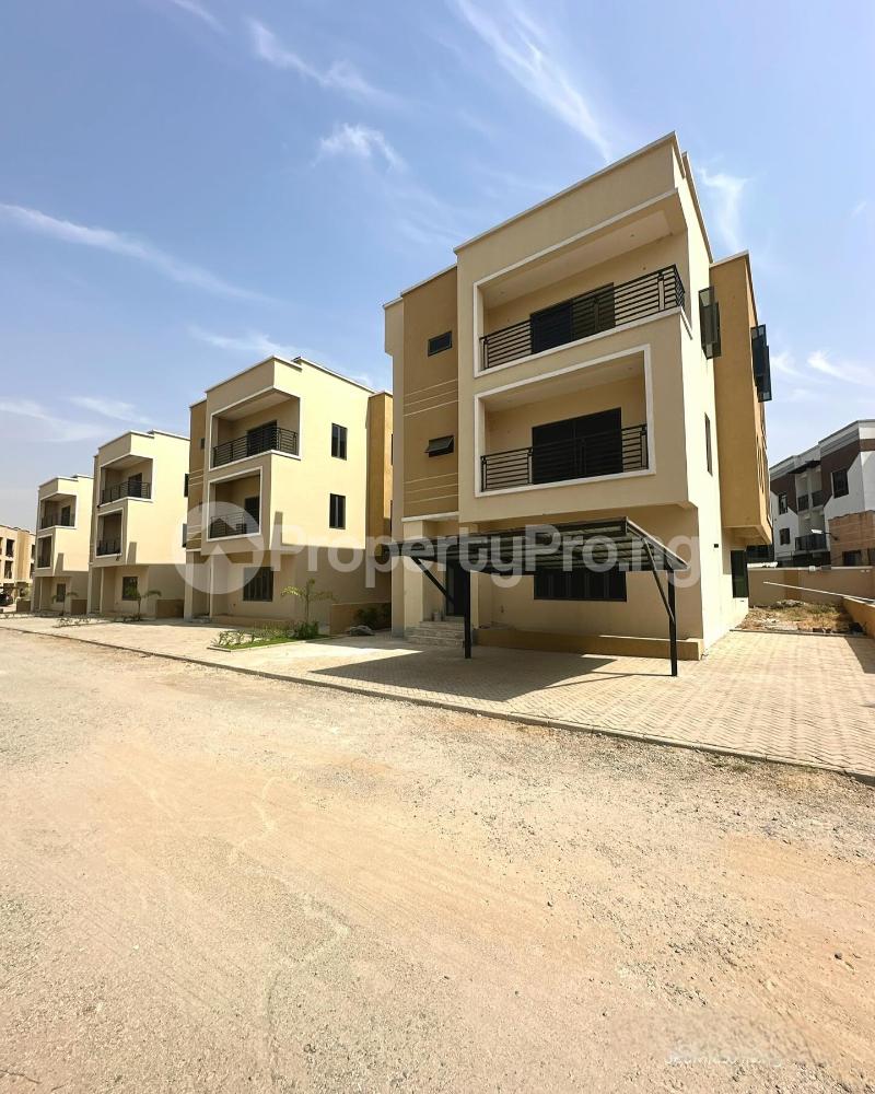 6 bedroom House for sale By Navy Quaters Jahi Abuja