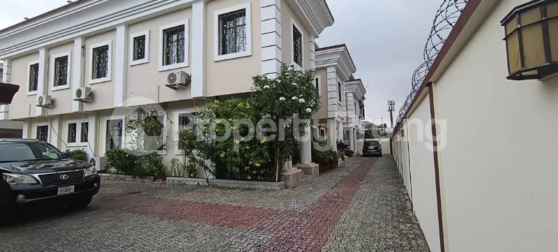 6 bedroom House for rent Admiralty Road Lekki Lagos
