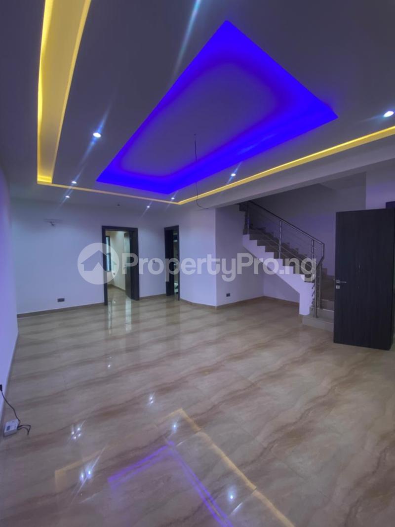 4 bedroom House for sale Olaleye New Town Estate, Alaka/Iponri Surulere Lagos