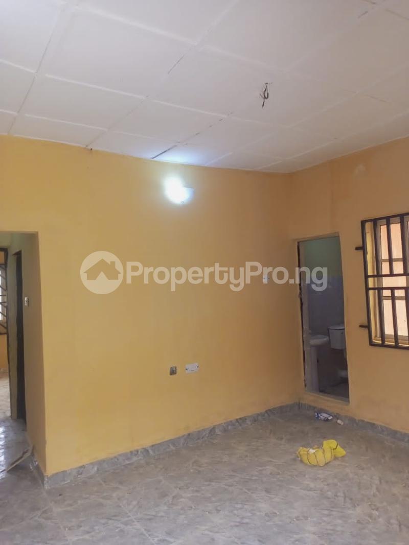 1 Bedroom Flat / Apartment in Lugbe Abuja Flat / Apartment for rent