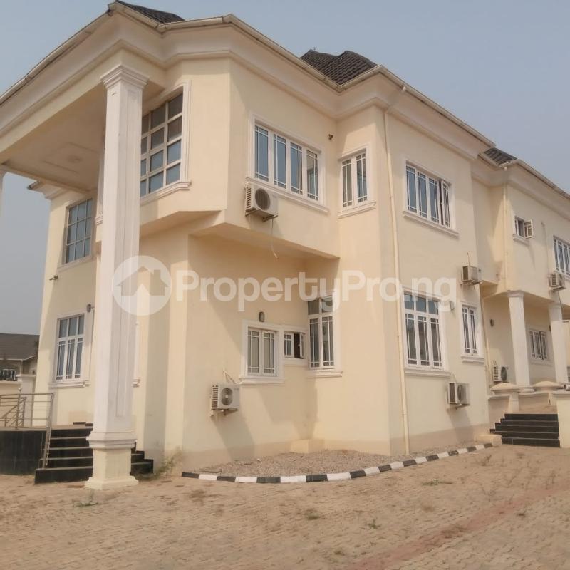 5 Bedroom House in Alalubosa Ibadan Oyo House for sale in ibadan
