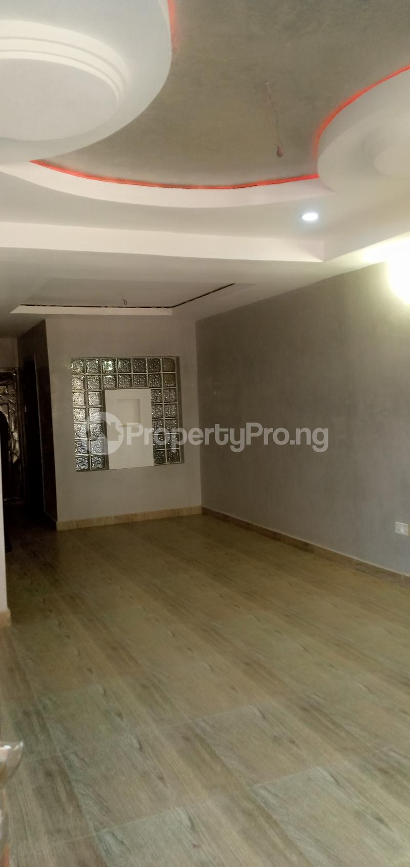 1 bedroom House for rent Close To Gilmore Jahi Abuja