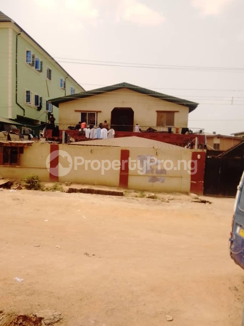 2 bedroom House for sale Off Afariogun Mafoluku Oshodi Lagos