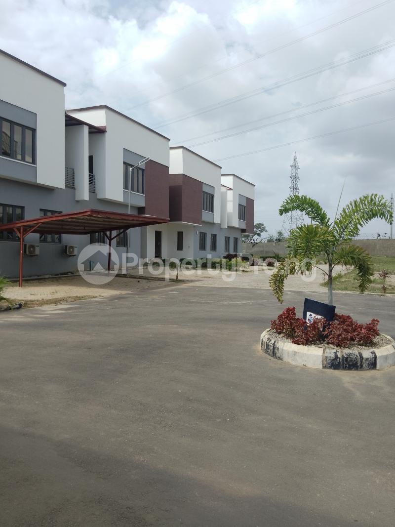 3 bedroom House for rent F.h.a Lugbe Airport Road, Lugbe, Nigeria Lugbe Abuja