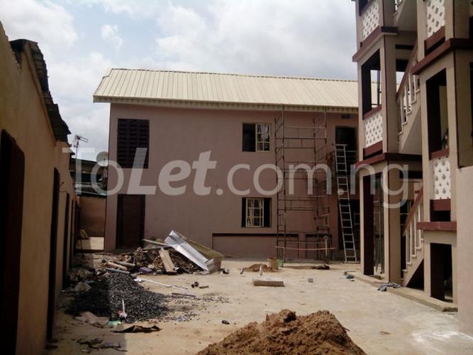 2 bedroom Flat / Apartment for rent Bariga Road, Bajulaiye Shomolu Shomolu Lagos