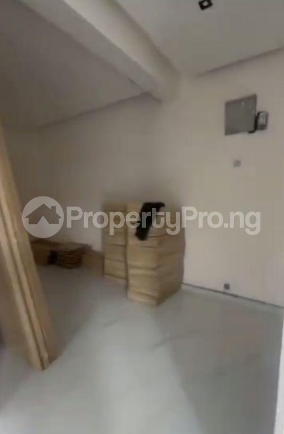 2 bedroom House for rent Fola Agoro Yaba Lagos