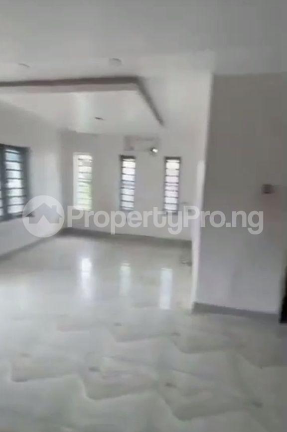 2 bedroom House for rent Ogunlana Surulere Lagos