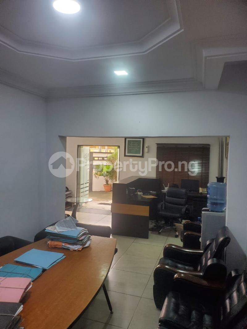 4 bedroom House for rent Off Falolu Road Ogunlana Surulere Lagos