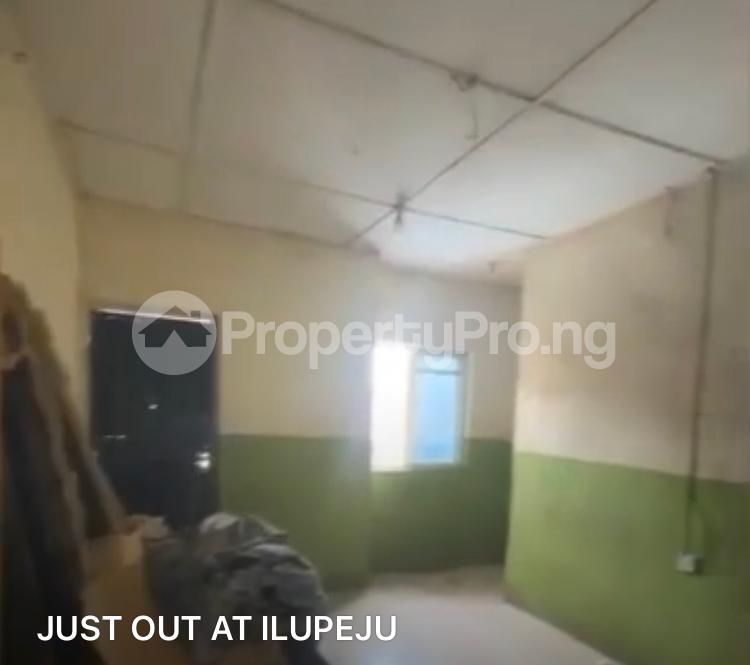 1 bedroom Flat / Apartment for rent Ilupeju Shomolu Lagos