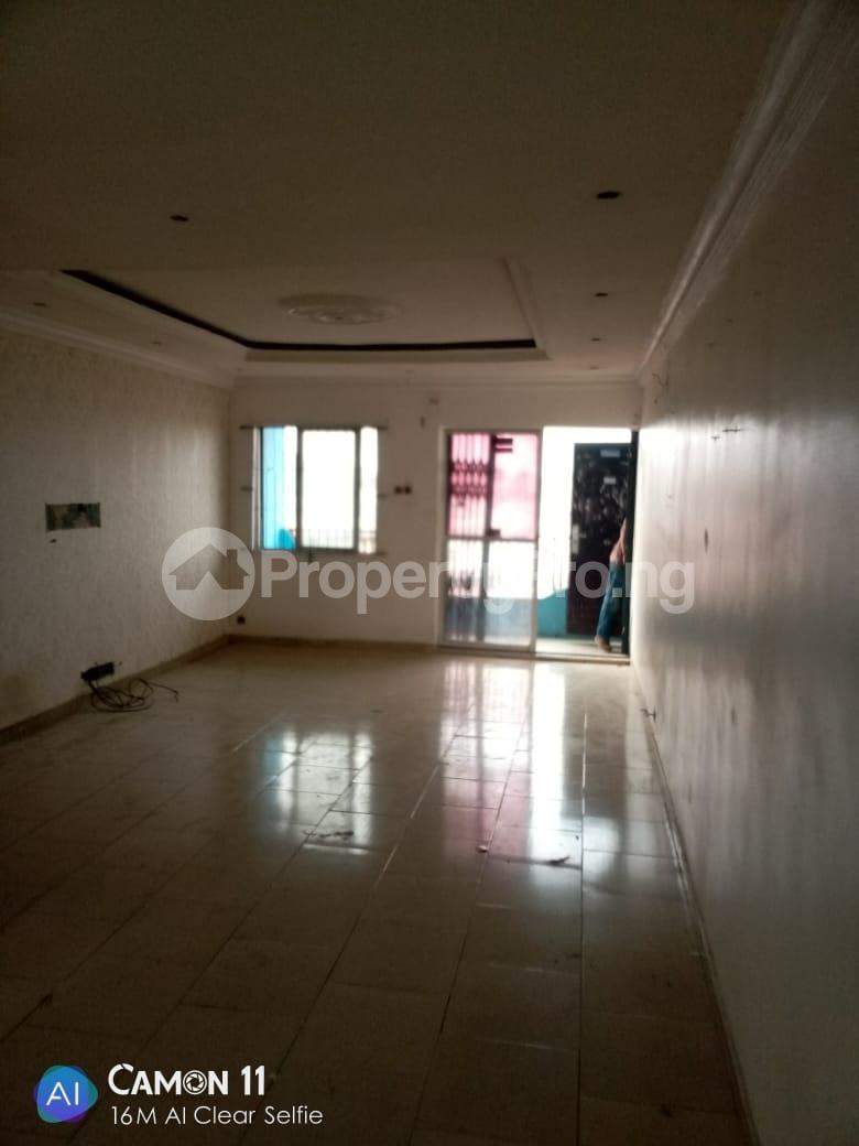 3 bedroom Flat / Apartment for rent Agboyin Surulere Kilo-Marsha Surulere Lagos - 6