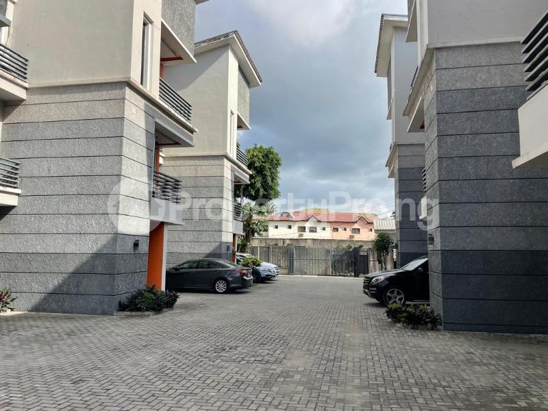 4 bedroom House for sale Thomas estate Ajah Lagos