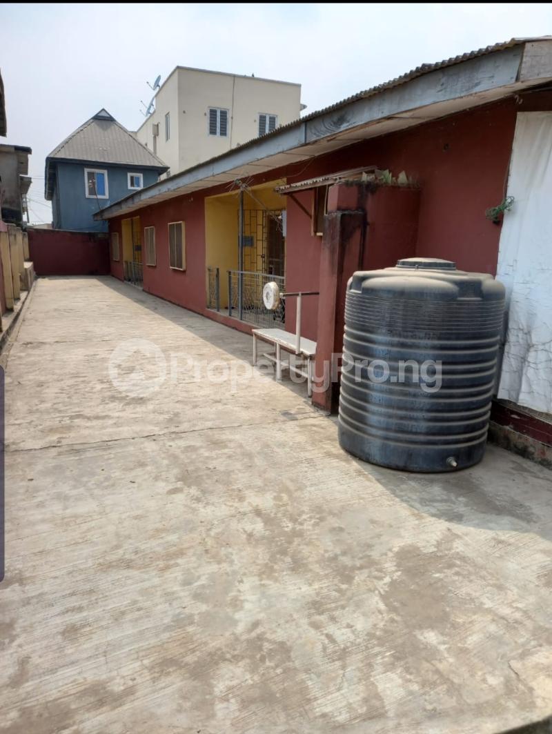 8 bedroom House for sale Olowora Omole phase 2 Ojodu Lagos - 2
