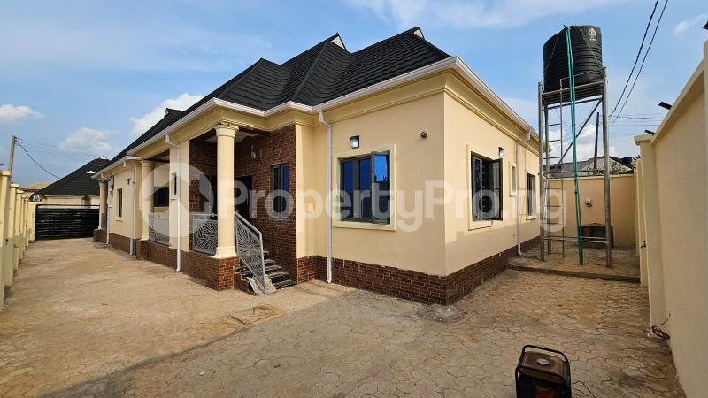 5 bedroom House for sale Elewuro Estate, Ojurin Akobo Ibadan Oyo