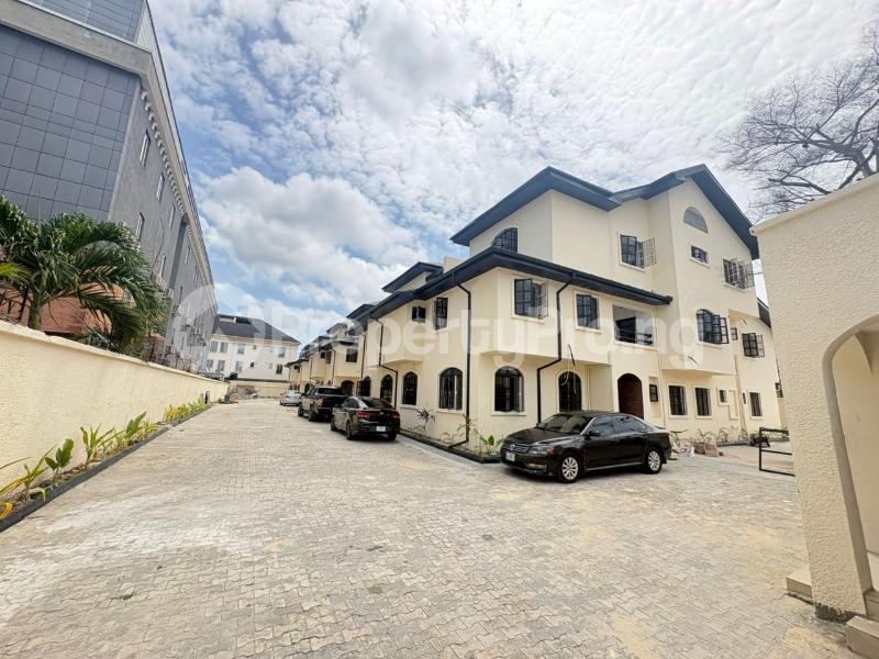 2 bedroom House for rent ONIRU Victoria Island Lagos