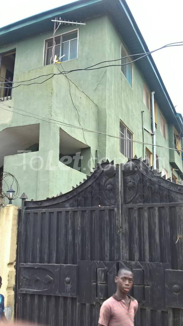 2 bedroom Flat / Apartment for rent 5 Dayo Street, Onilekere Ikeja Lagos