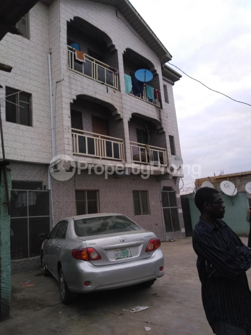 2 bedroom House for rent Abule-Ijesha Yaba Lagos